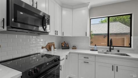 1560 Grenache Way Santa Rosa CA 95403