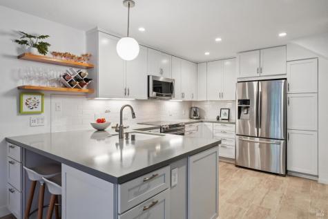 20 Woodoaks Drive San Rafael CA 94903