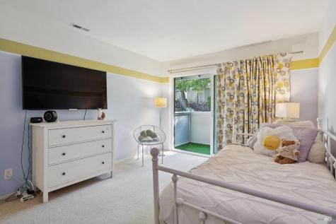 20 Woodoaks Drive San Rafael CA 94903