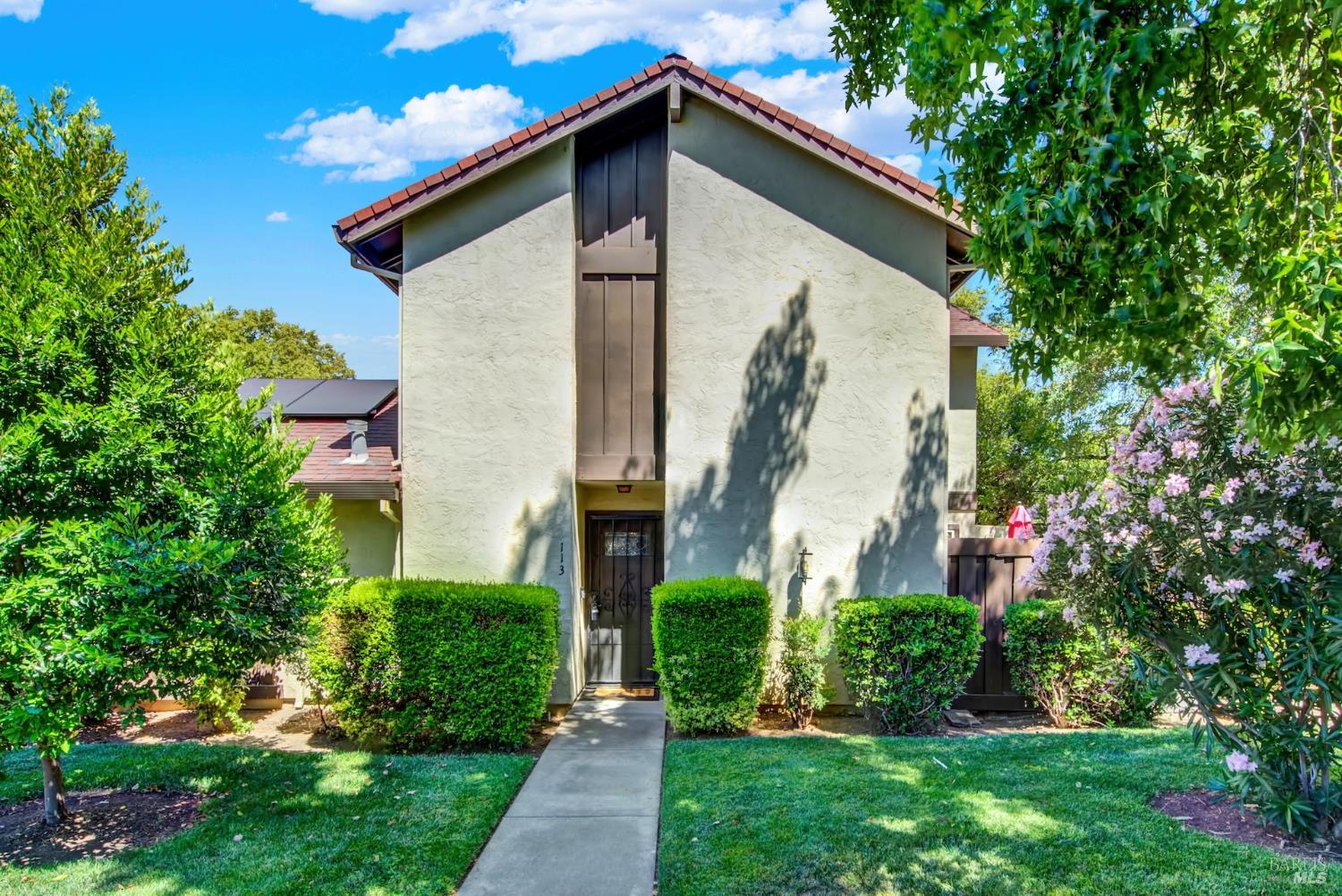 113 Fairoaks Drive Vacaville CA 95688