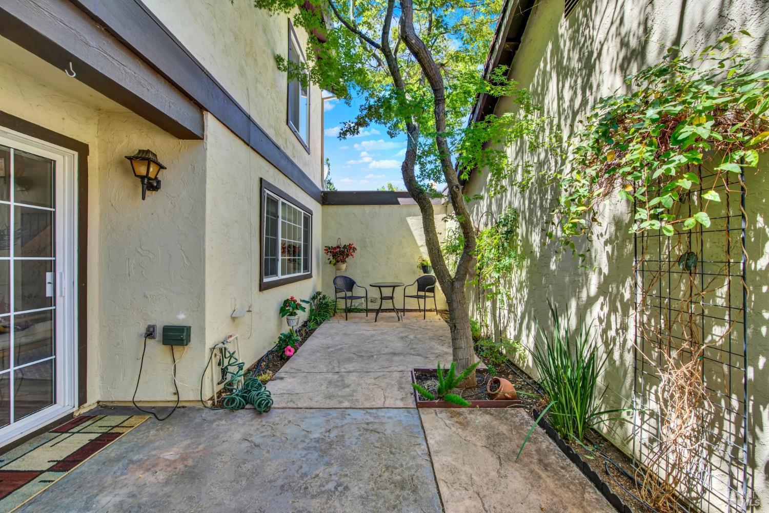 113 Fairoaks Drive Vacaville CA 95688