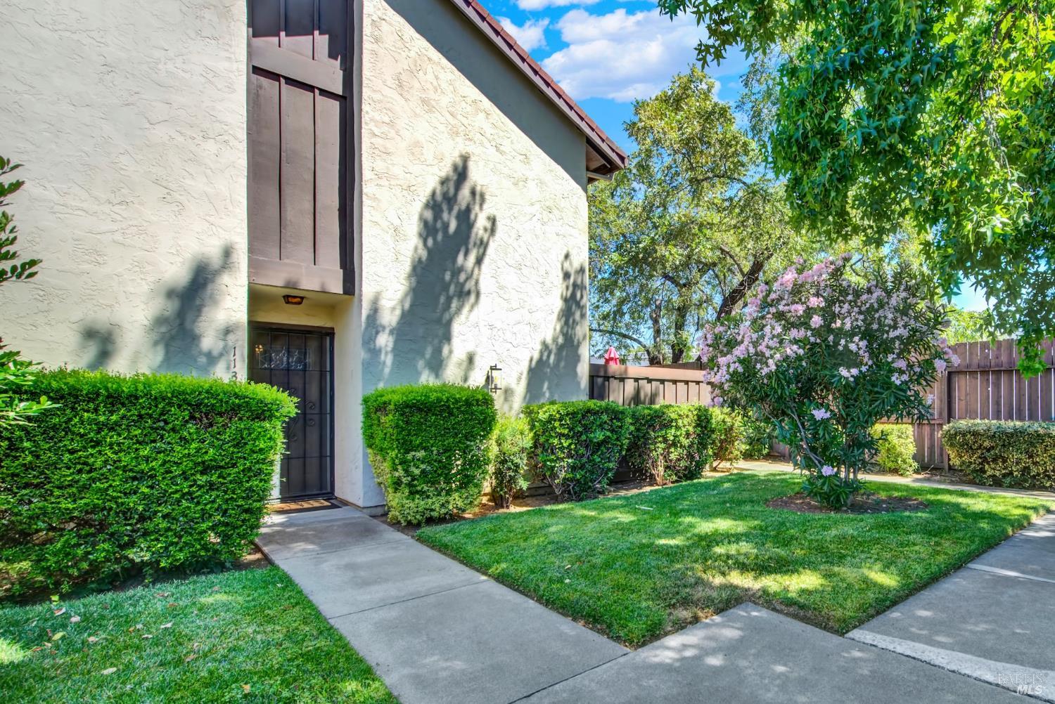 113 Fairoaks Drive Vacaville CA 95688