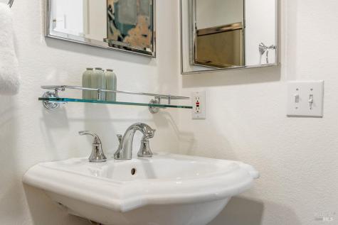203 Sylvia Way San Rafael CA 94903