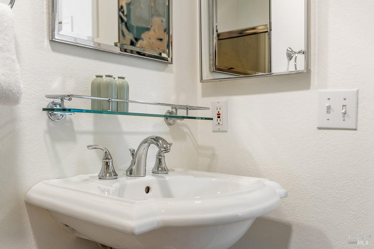 203 Sylvia Way San Rafael CA 94903