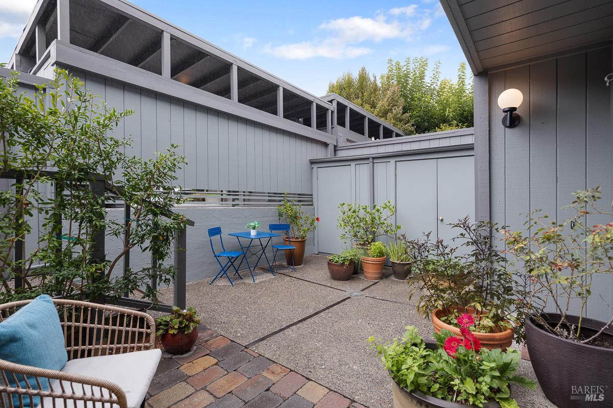 203 Sylvia Way San Rafael CA 94903