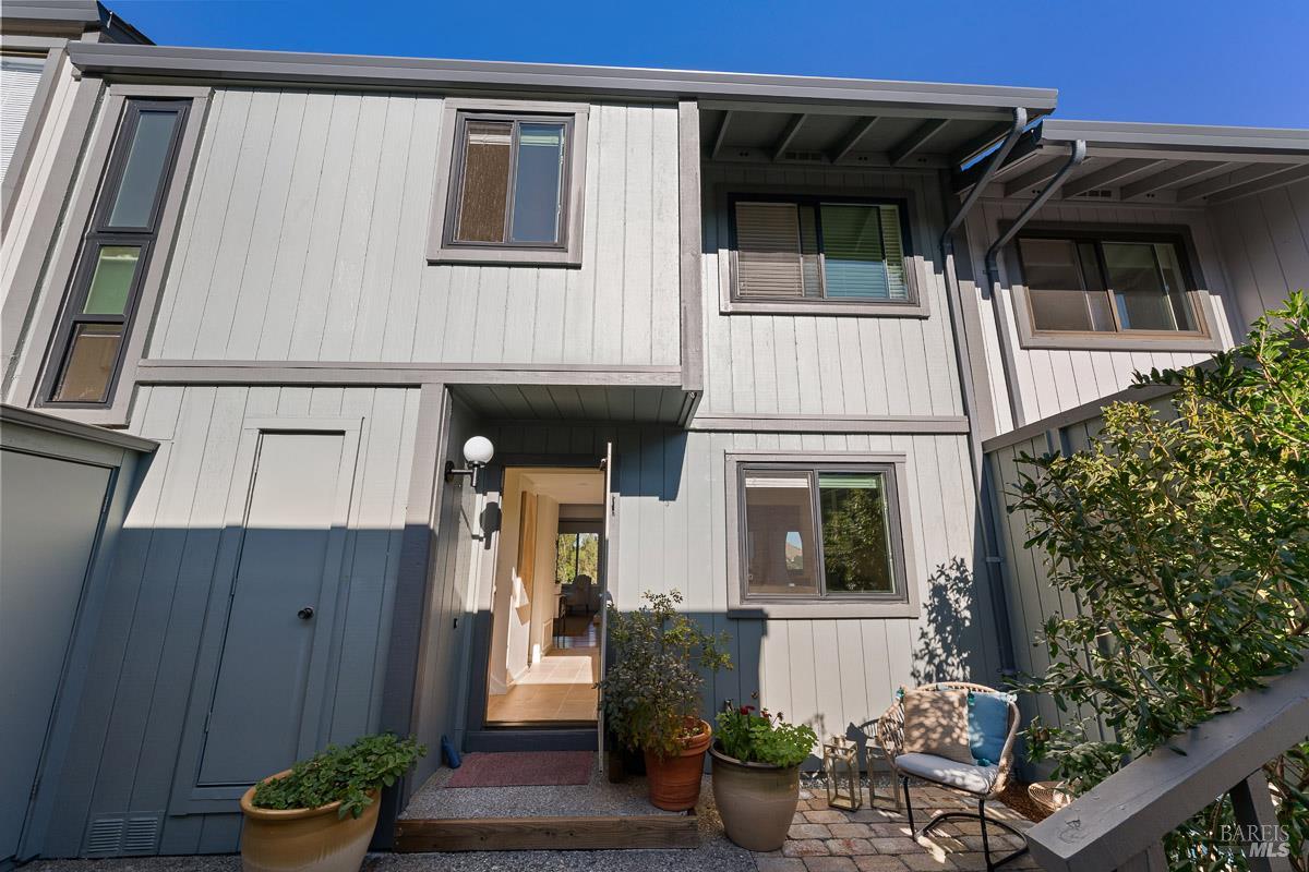 203 Sylvia Way San Rafael CA 94903
