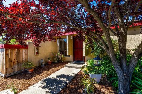 6 Redwood Court Santa Rosa CA 95409