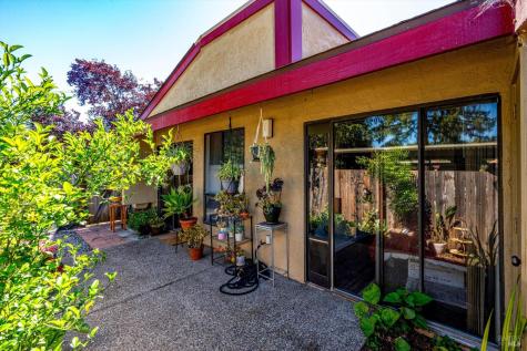 6 Redwood Court Santa Rosa CA 95409