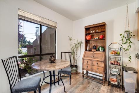 6 Redwood Court Santa Rosa CA 95409