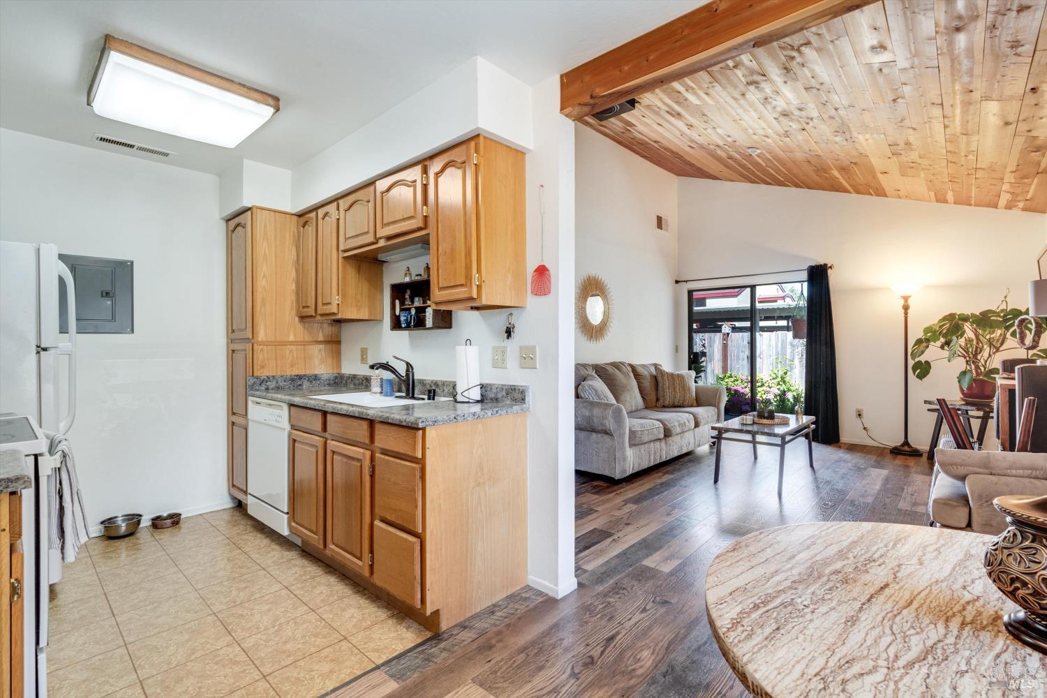 6 Redwood Court Santa Rosa CA 95409