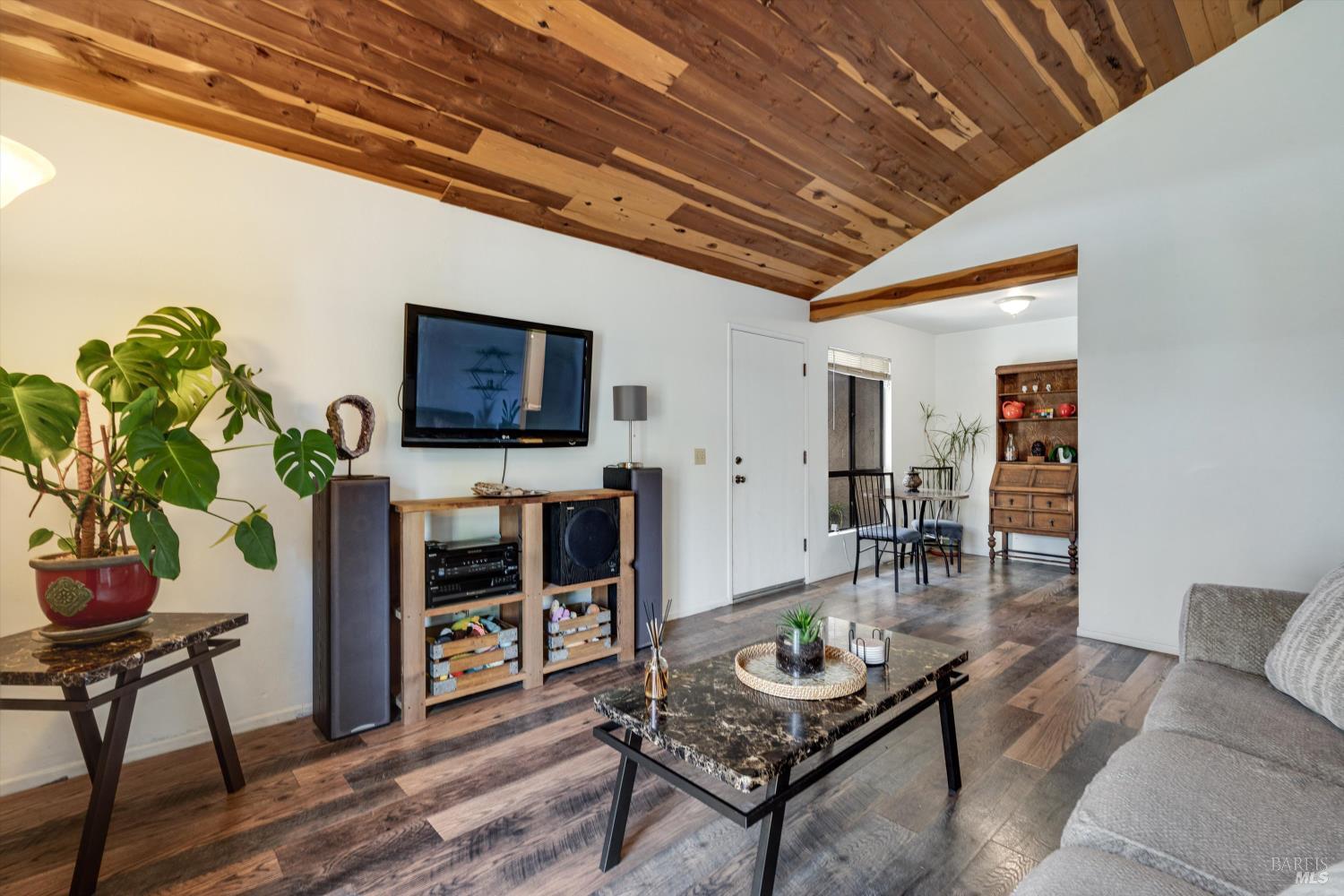 6 Redwood Court Santa Rosa CA 95409
