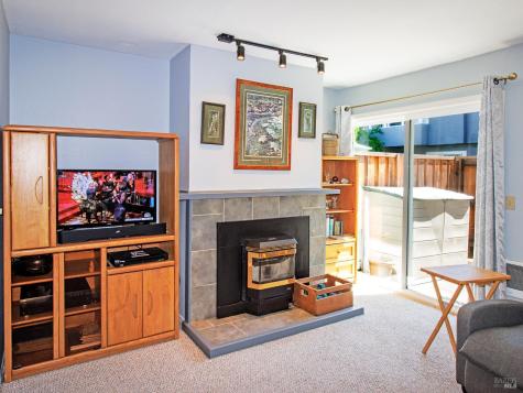 655 Racquet Club Circle Rohnert Park CA 94928