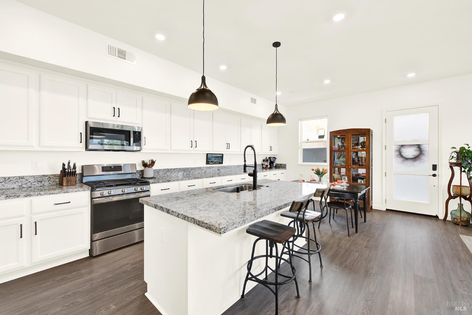 2456 Shore Vista Fairfield CA 94533