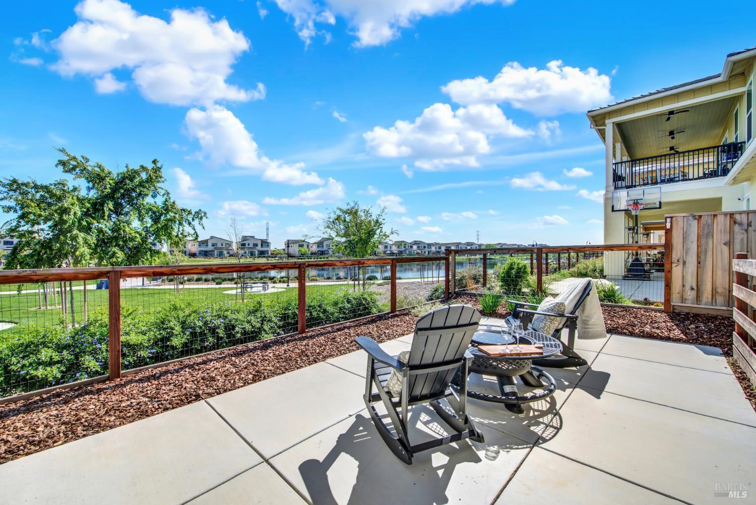2456 Shore Vista Fairfield CA 94533