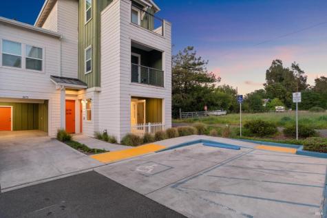 2672 Franz Kafka Avenue Santa Rosa CA 95404