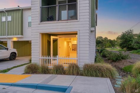 2672 Franz Kafka Avenue Santa Rosa CA 95404