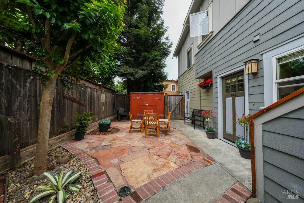 176 Valley Oak Drive Napa CA 94558