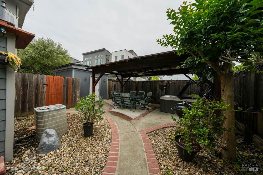 176 Valley Oak Drive Napa CA 94558