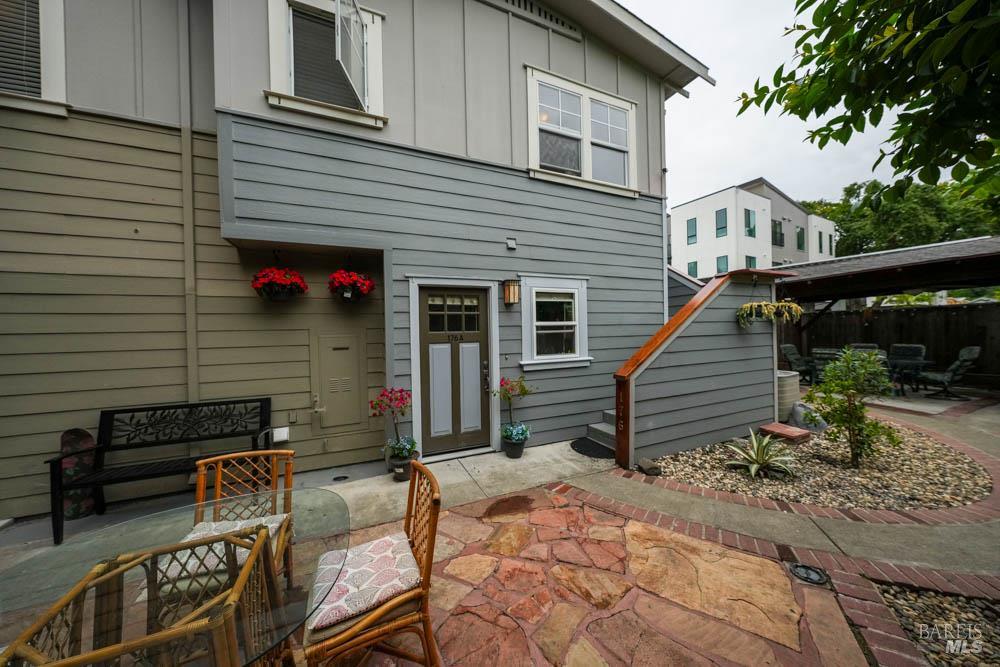 176 Valley Oak Drive Napa CA 94558