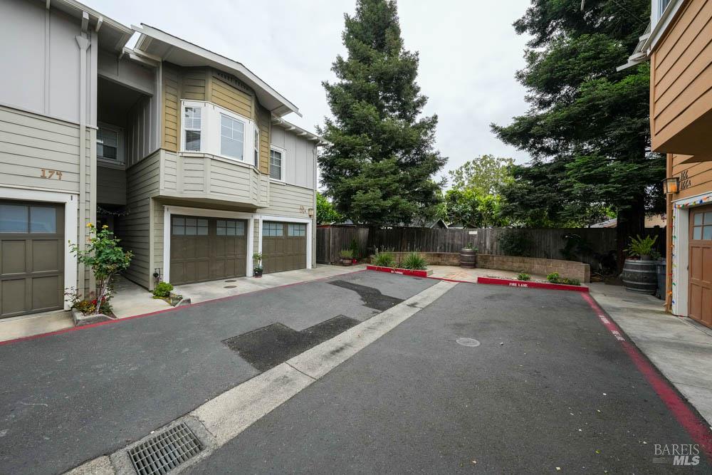 176 Valley Oak Drive Napa CA 94558