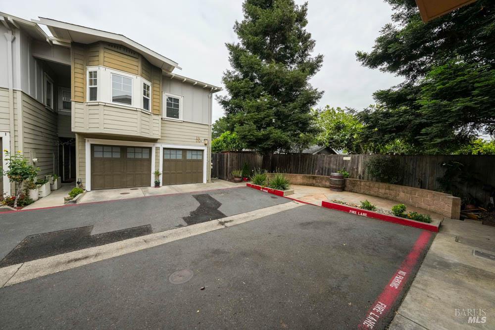176 Valley Oak Drive Napa CA 94558