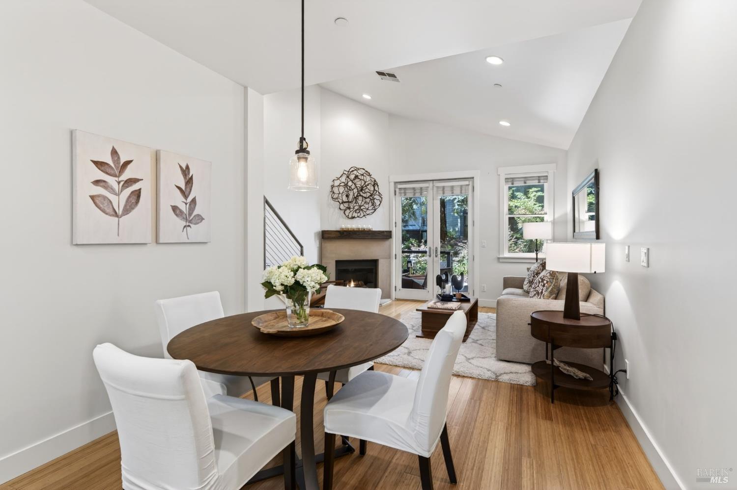 544 Grove Street Healdsburg CA 95448