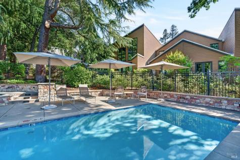 544 Grove Street Healdsburg CA 95448