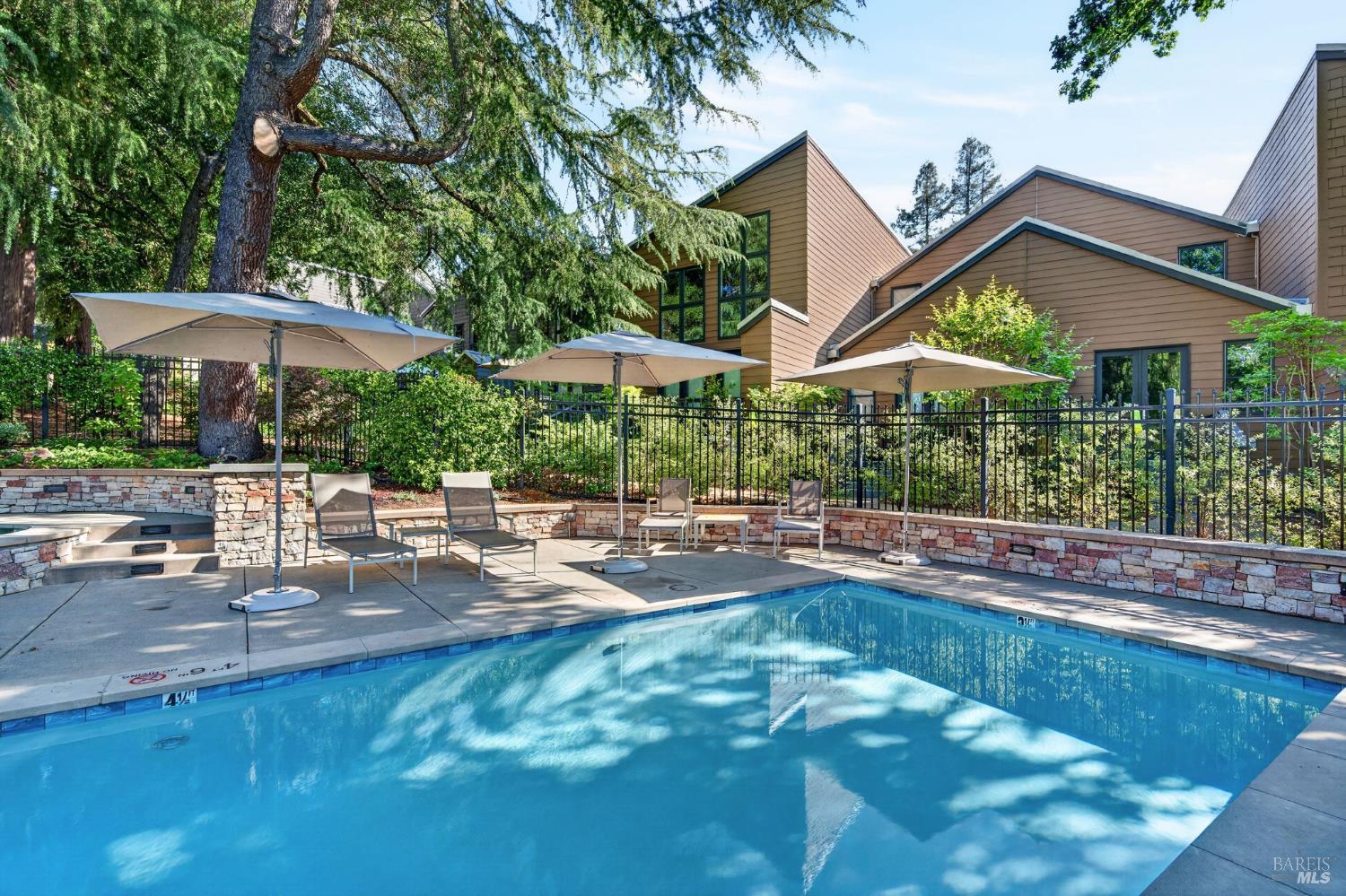 544 Grove Street Healdsburg CA 95448