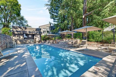 544 Grove Street Healdsburg CA 95448