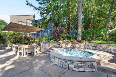 544 Grove Street Healdsburg CA 95448