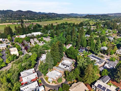 544 Grove Street Healdsburg CA 95448
