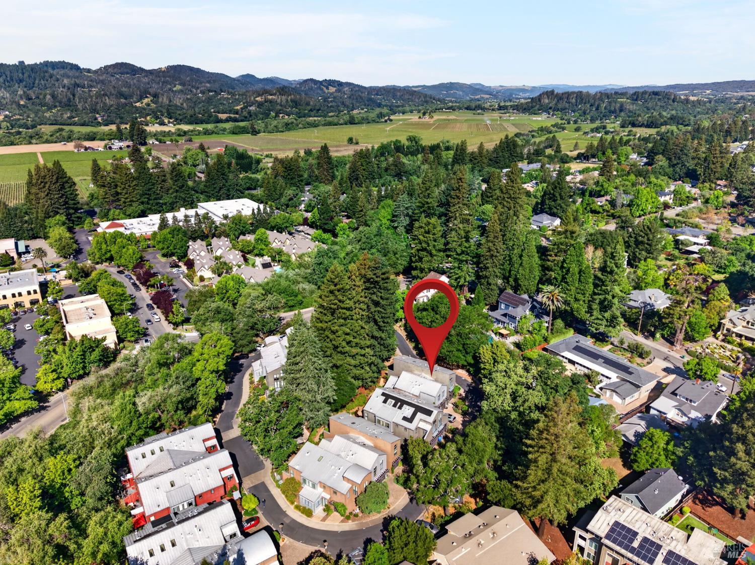 544 Grove Street Healdsburg CA 95448