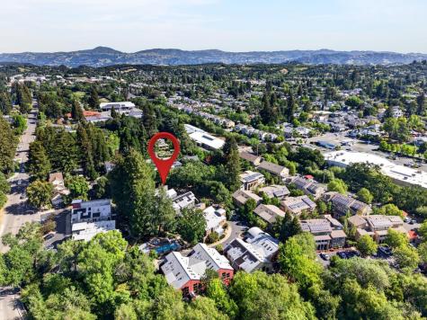 544 Grove Street Healdsburg CA 95448