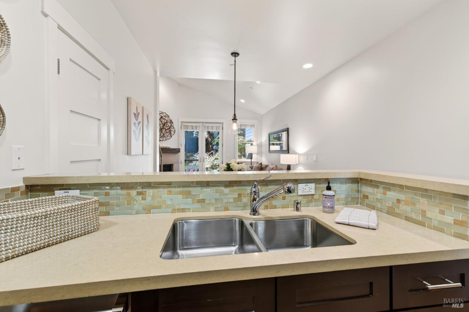544 Grove Street Healdsburg CA 95448