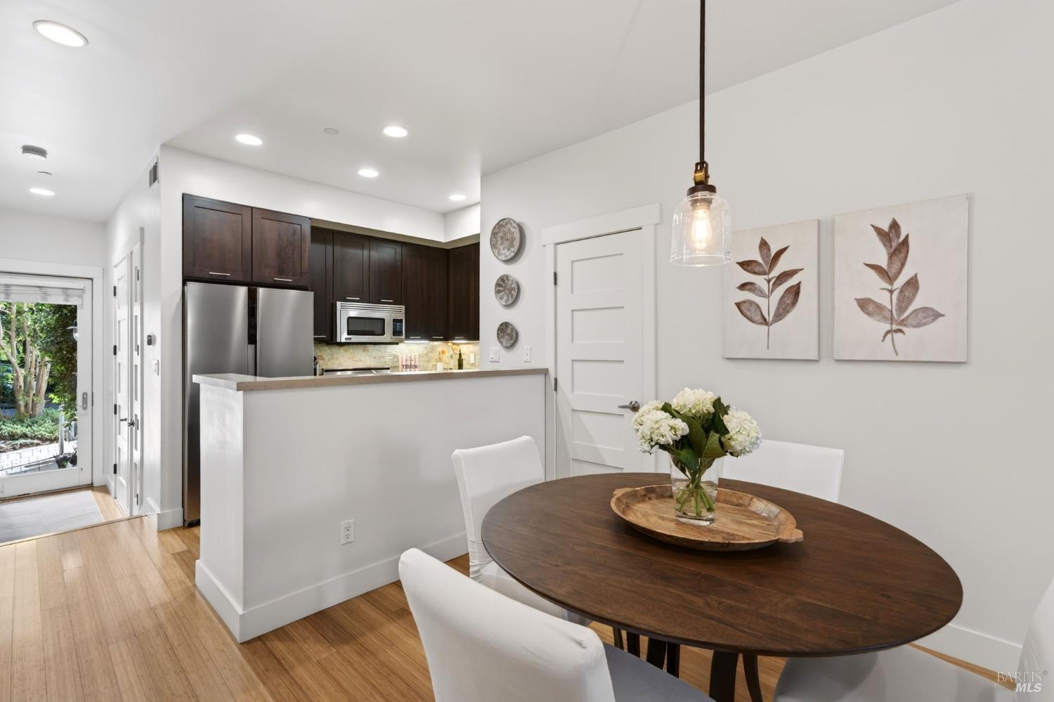 544 Grove Street Healdsburg CA 95448