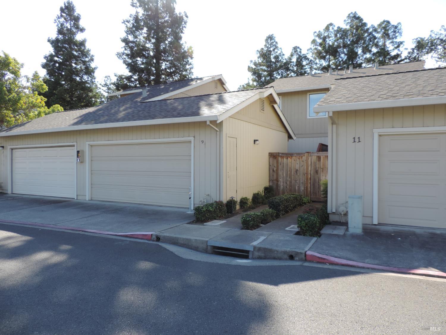 9 Vanessa Court W Napa CA 94558