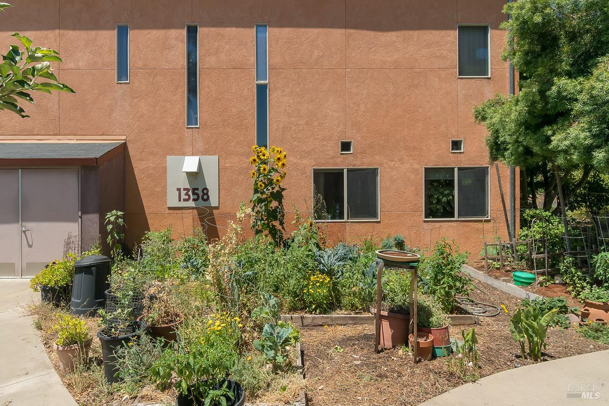 1354 Yulupa Avenue Santa Rosa CA 95405