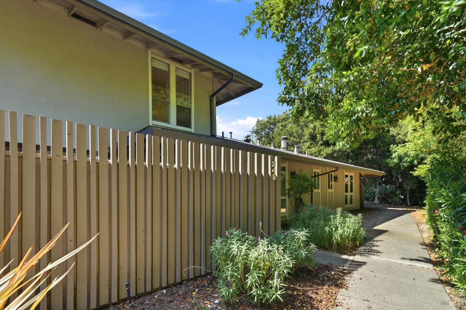 245 Roundtree Way San Rafael CA 94903