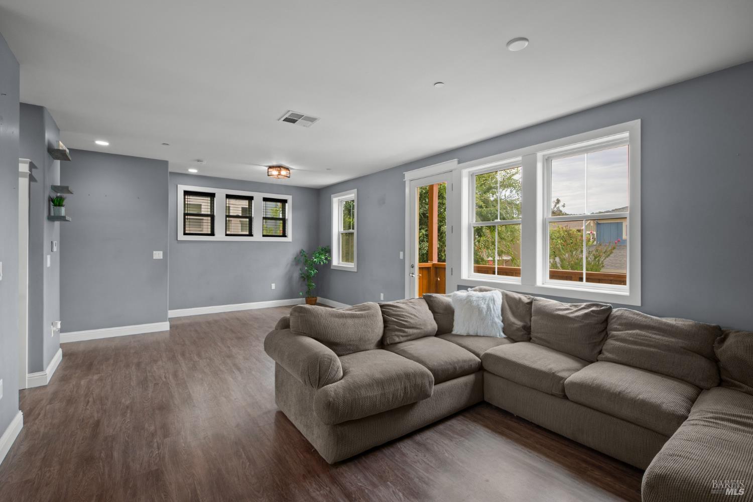 1593 Cali Lane Healdsburg CA 95448