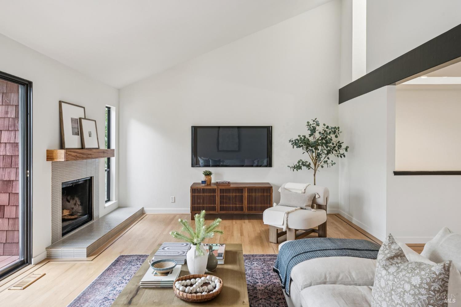 1104 Susan Way Novato CA 94947