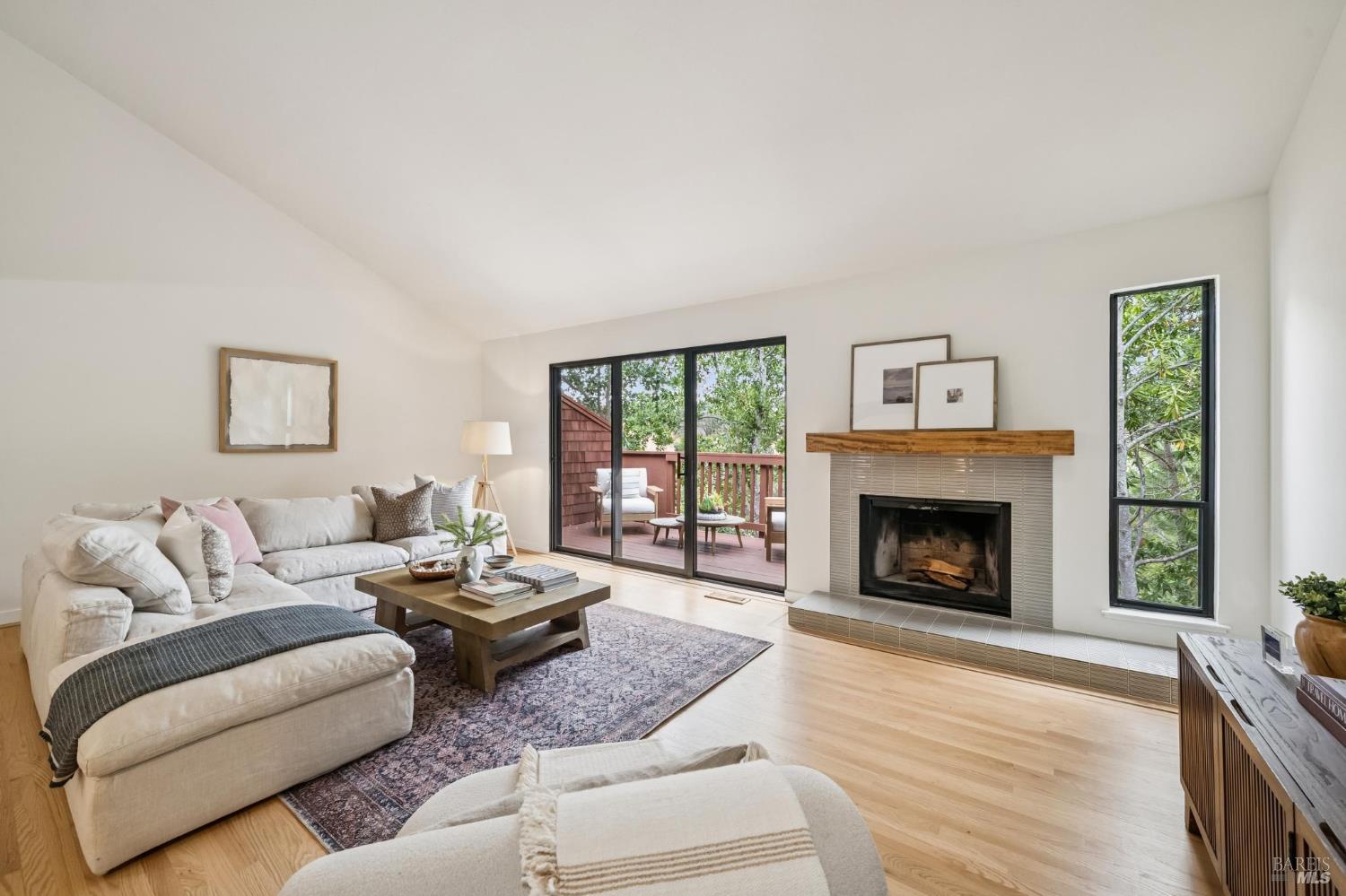 1104 Susan Way Novato CA 94947