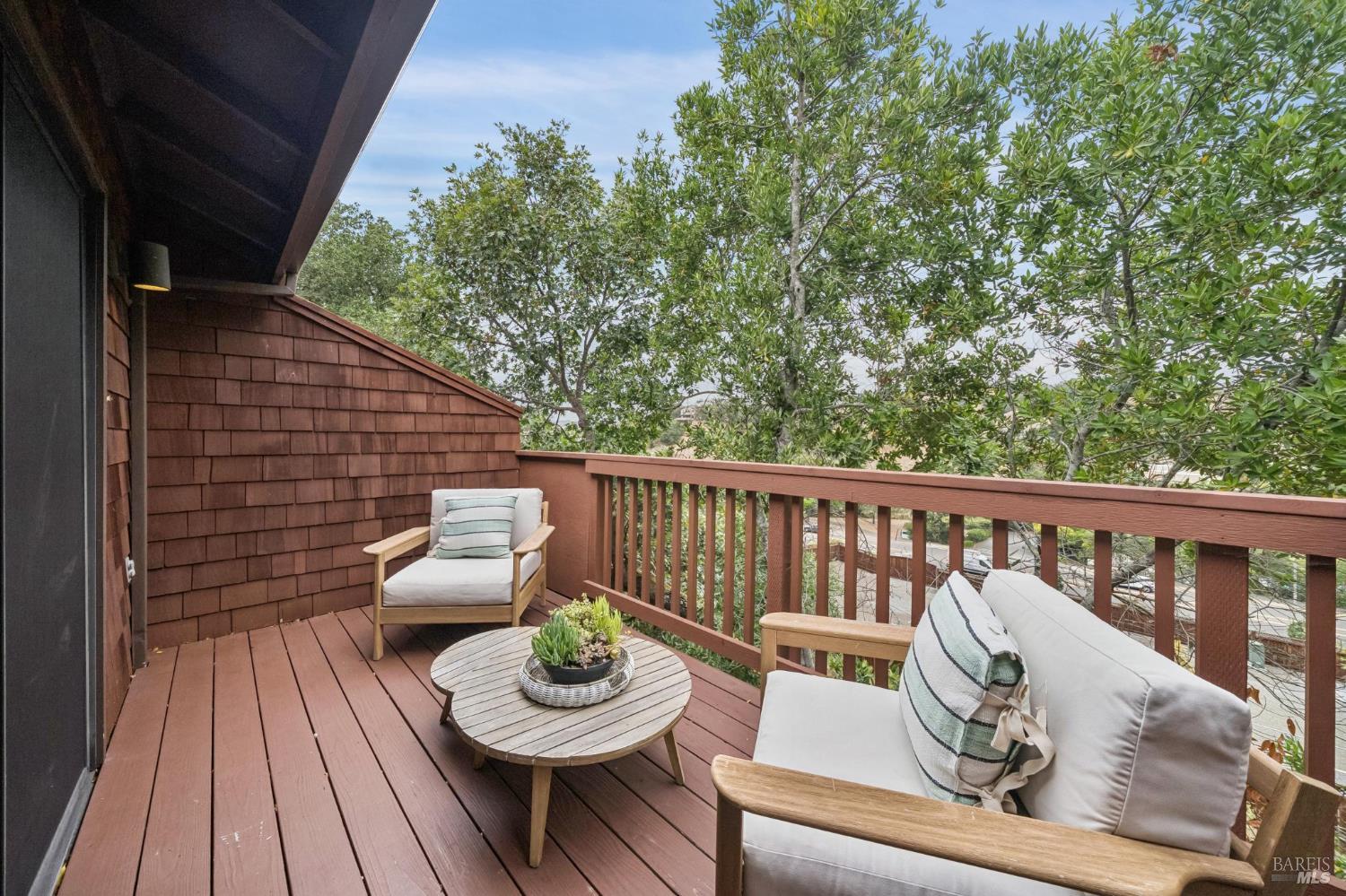 1104 Susan Way Novato CA 94947