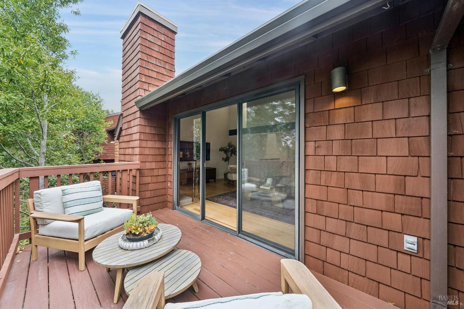 1104 Susan Way Novato CA 94947