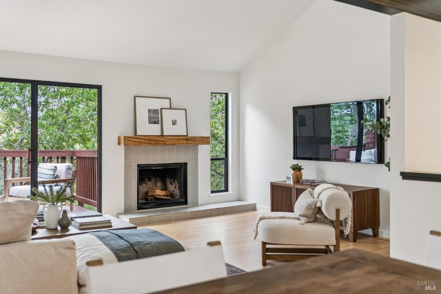 1104 Susan Way Novato CA 94947
