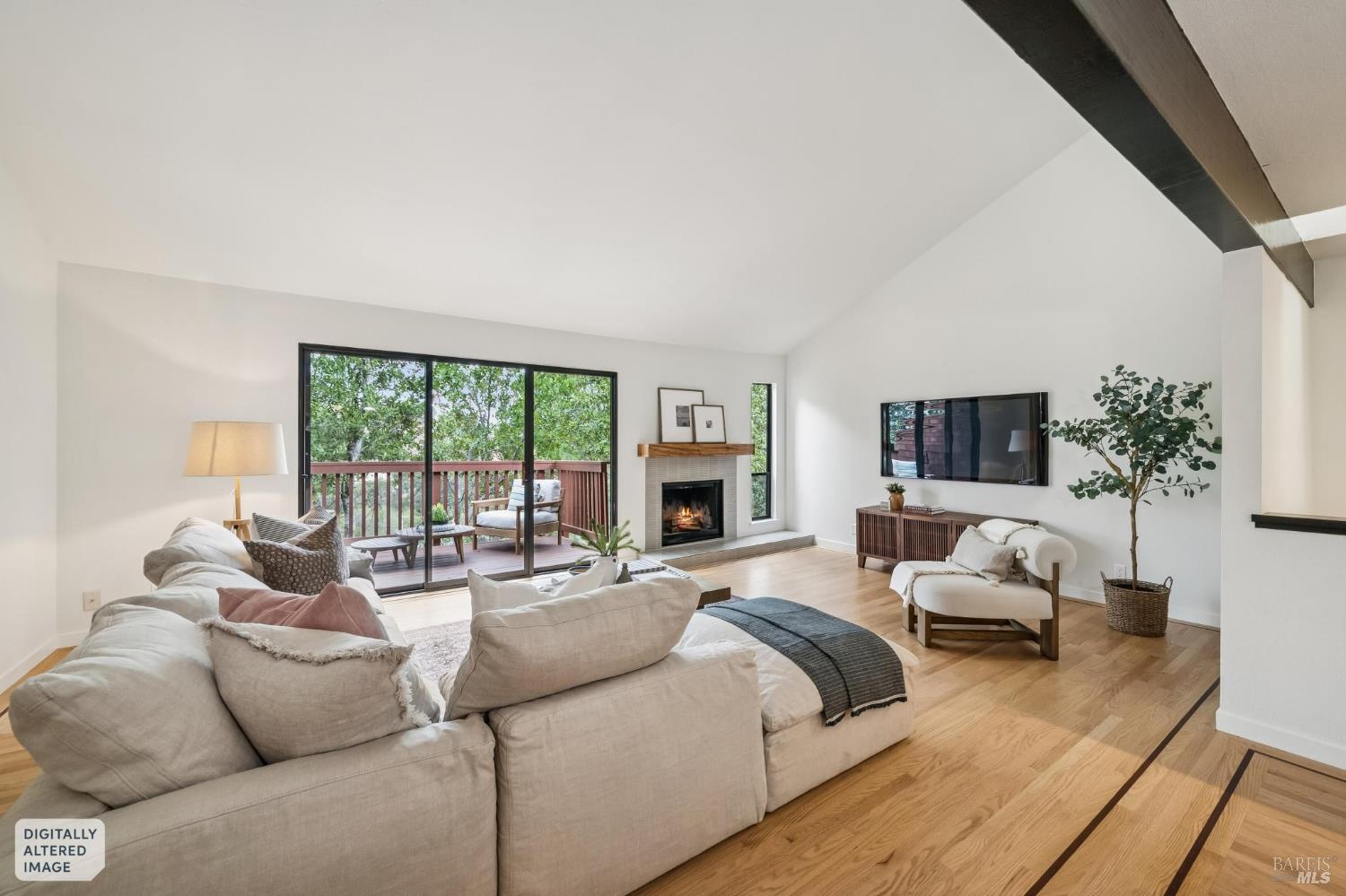 1104 Susan Way Novato CA 94947