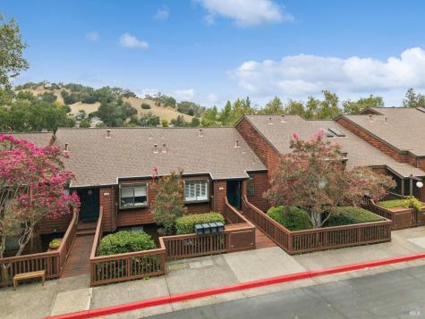 1104 Susan Way Novato CA 94947