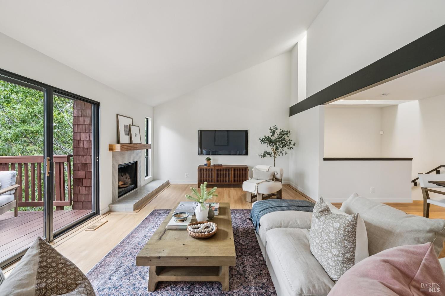 1104 Susan Way Novato CA 94947
