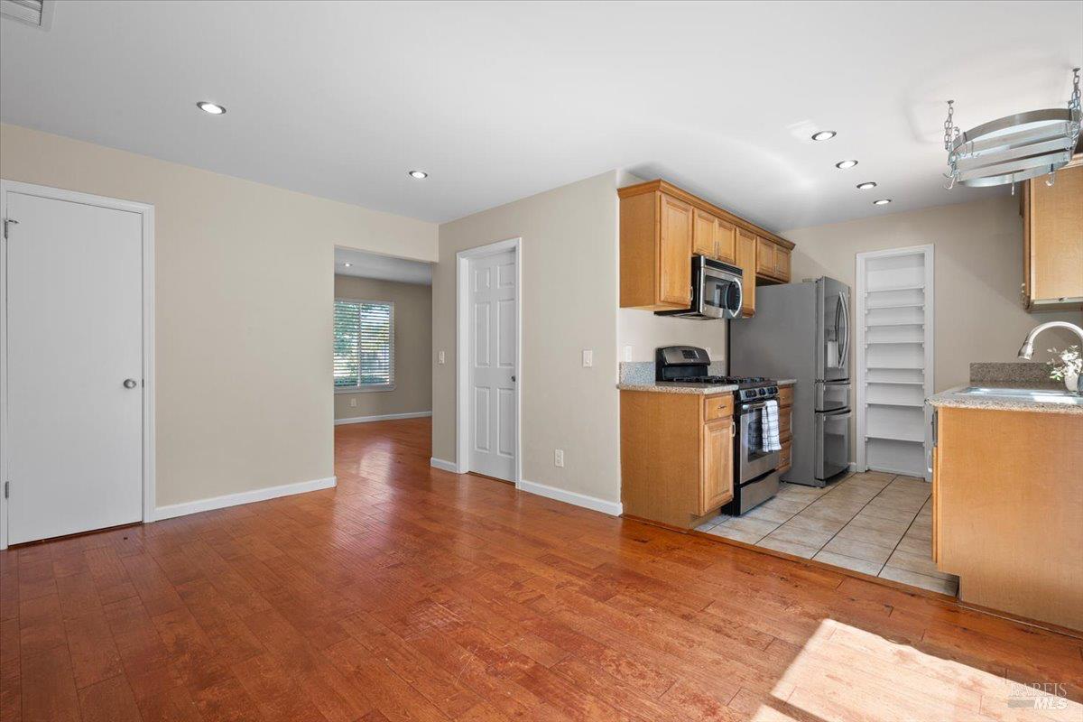 303 Algiers Court Santa Rosa CA 95409