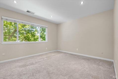 303 Algiers Court Santa Rosa CA 95409