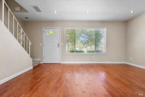 303 Algiers Court Santa Rosa CA 95409